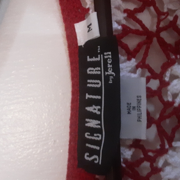 Crocheted Bathing Suit Cover Up / Dress Signature by Jerell Sz M - Picture 3 of 4